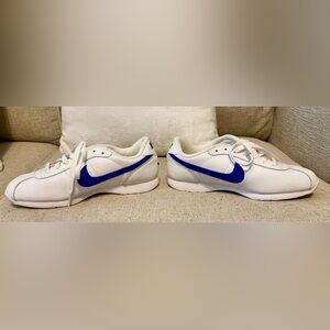 Women’s Nike athletic shoes